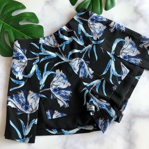 Stylestalker Mulholland Shorts in Viper Floral NWOT